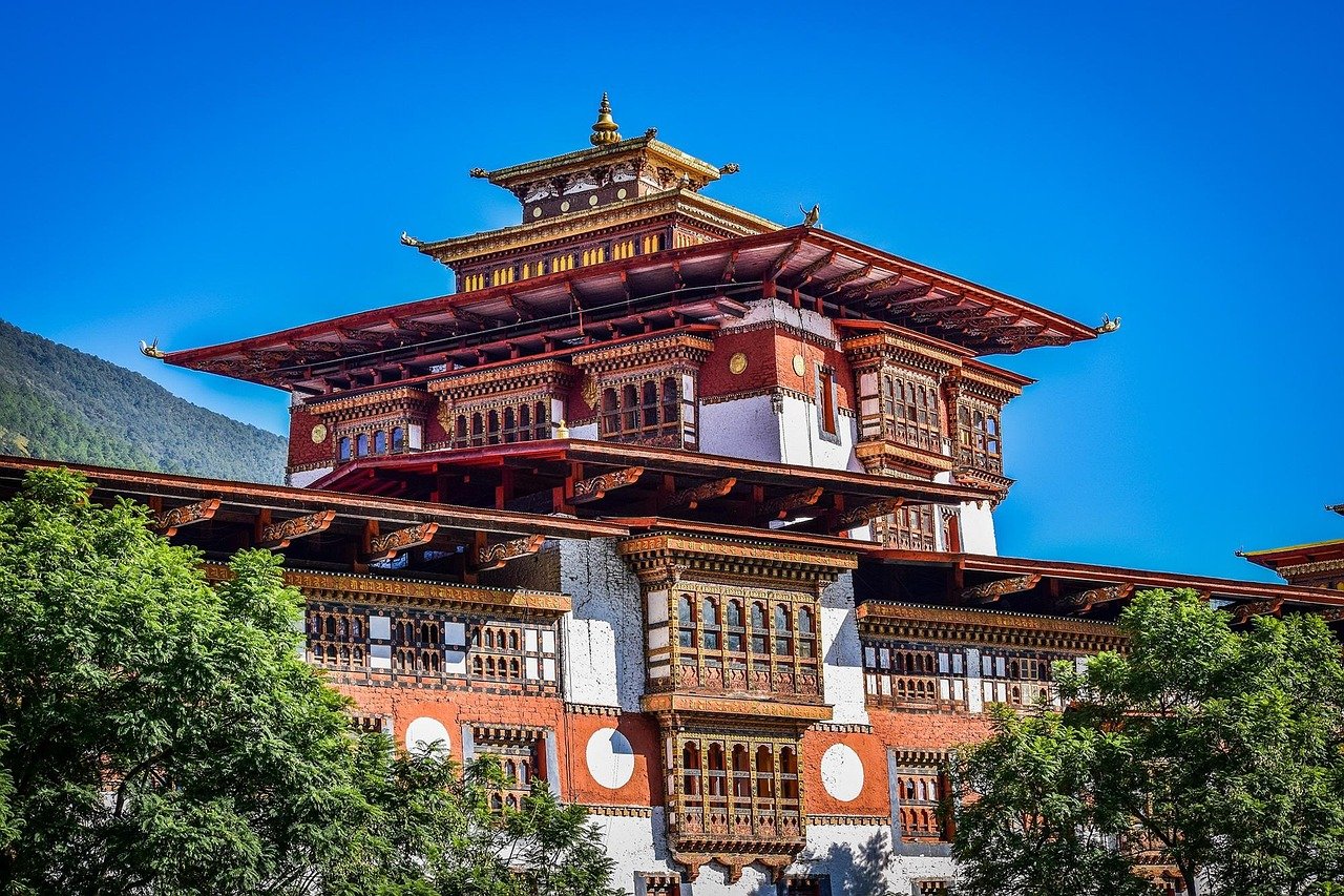 palace, bhutan, architecture, country, buddhism, buddhist, culture, travel, destination, asia, bhutanese, tourism, dzong, building, ancient, religion, landmark, temple, buddha, monastery, buddha purnima, old, traditional, holy, sacred, place, daytime, eastern, interest, structure, sky, fortress, religious, punakha, river, landscape, hills, tourist, nature